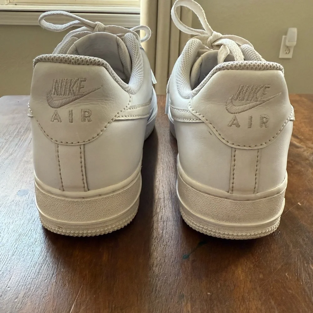 Nike Air Force 1 White Leather Shoes - Picture 4 of 5